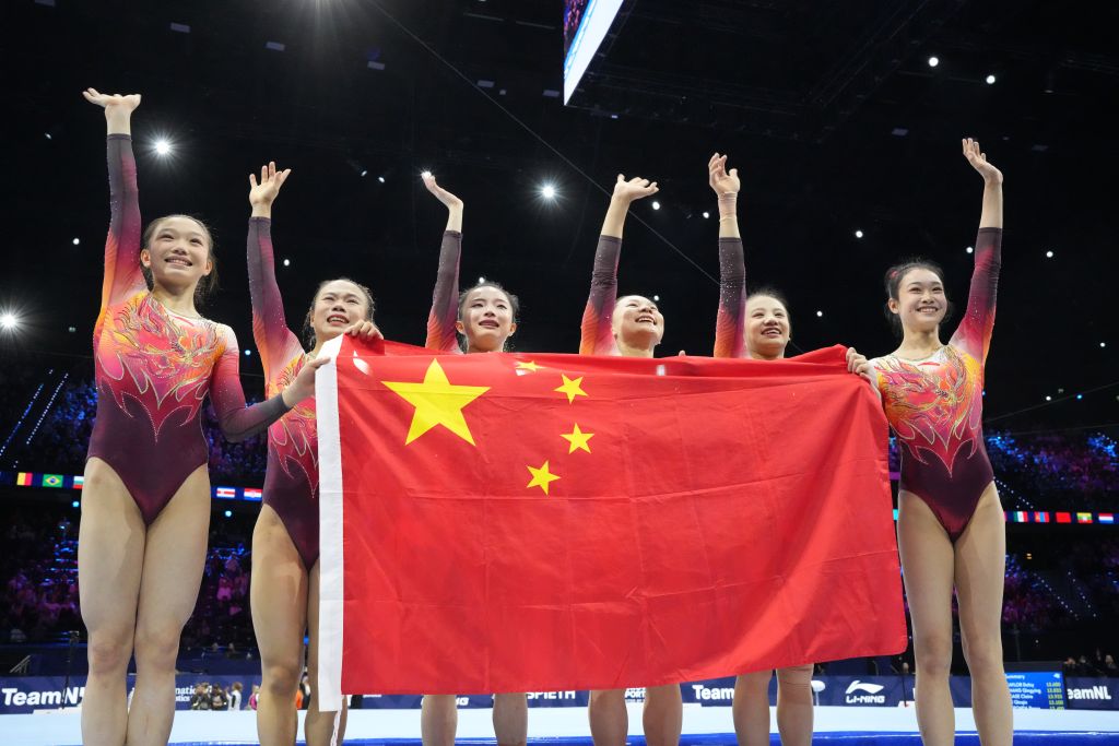 追光丨20年终见金！瞧，中国体操女团的“冠军心”